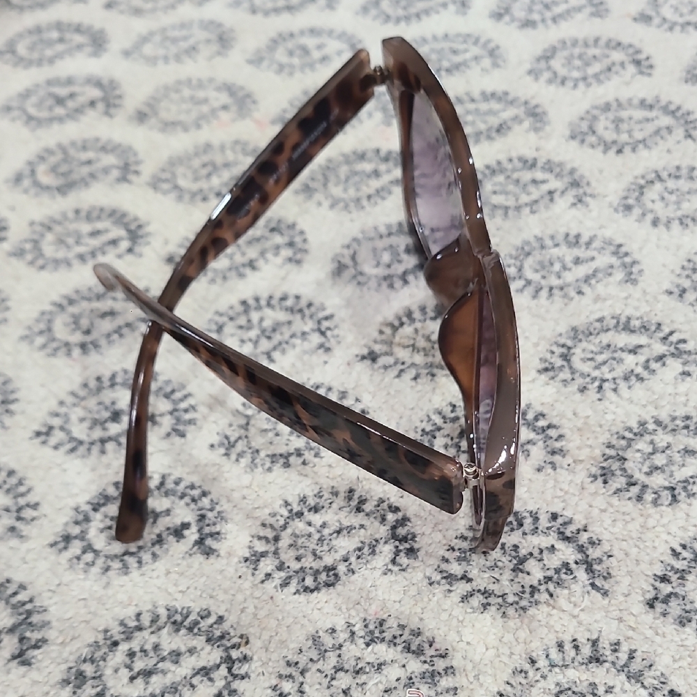 Tortoise Shell Square Sunglasses - image 4